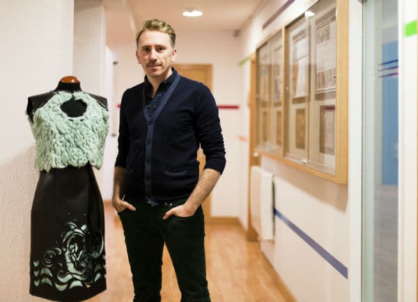 Iván Puente con su diseño_Creanavarra_Diseño de Moda