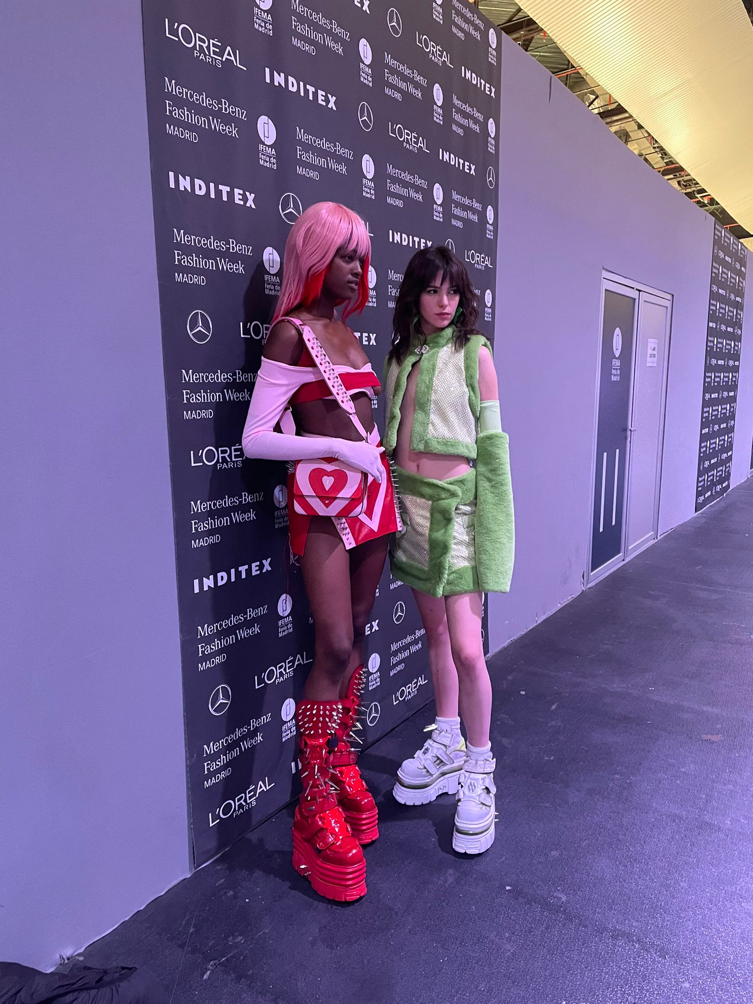 La alumna Lorena Gómara vive el desfile de Dominnico en la #MBFW desde el backstage