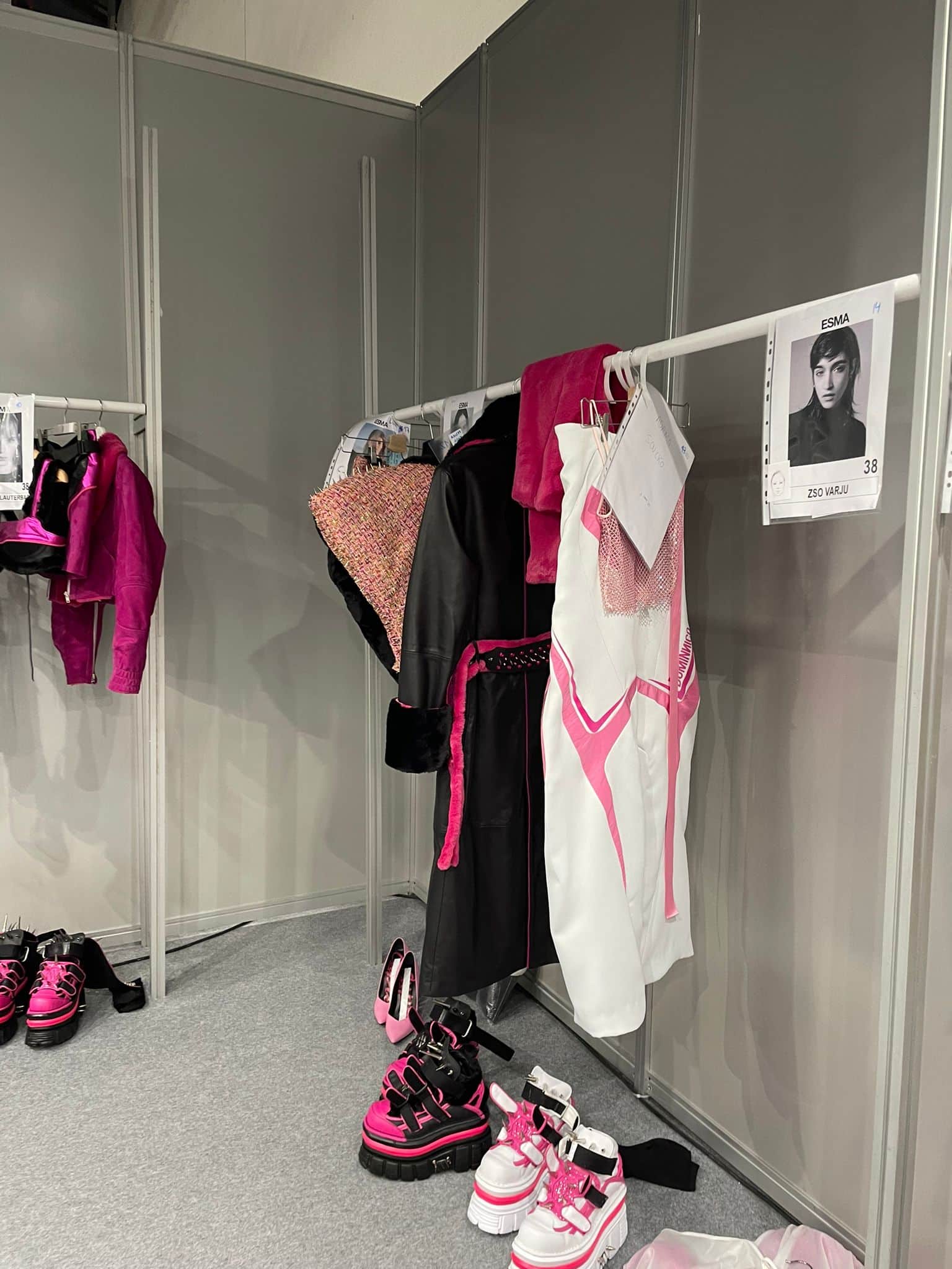 La alumna Lorena Gómara vive el desfile de Dominnico en la #MBFW desde el backstage