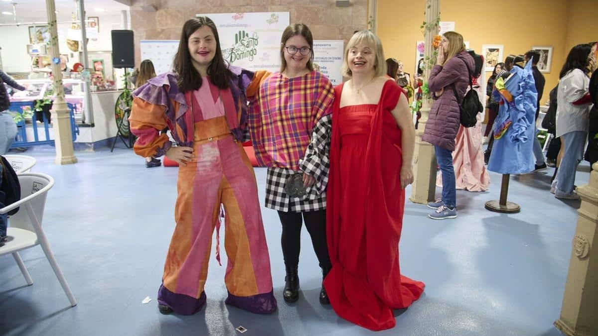 Un desfile muy especial en Mercado de Santo Domingo, diseños de alumnado de Creanavarra y modelos Síndrome Down.